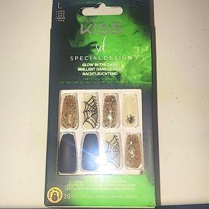 KISS Special Design Halloween Glow In The Dark Press On Nails